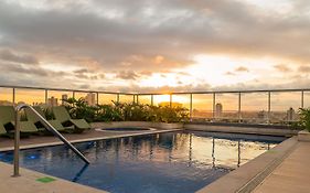 Ibis Styles Belem Hangar